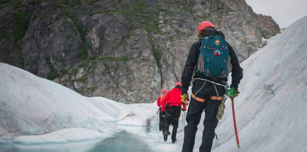 outdoor-rock-mountain-snow-winter-hiking-1410424-pxhere.com-1